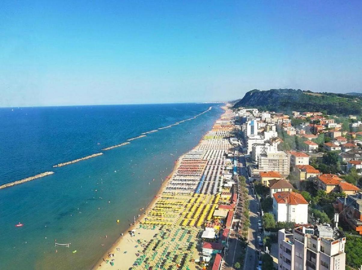 Casa Lazzarini Luxury Apartment เปซาโร ภายนอก รูปภาพ