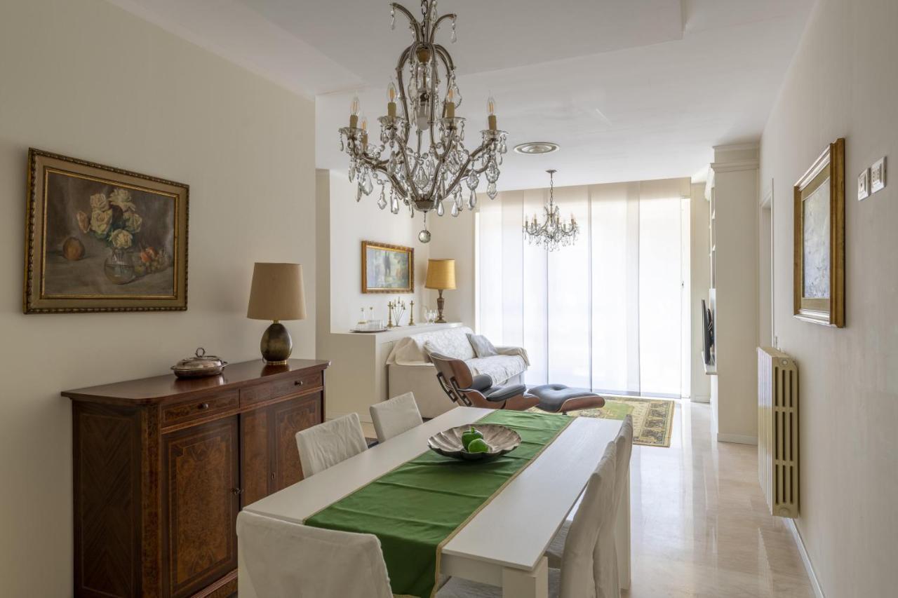 Casa Lazzarini Luxury Apartment เปซาโร ภายนอก รูปภาพ
